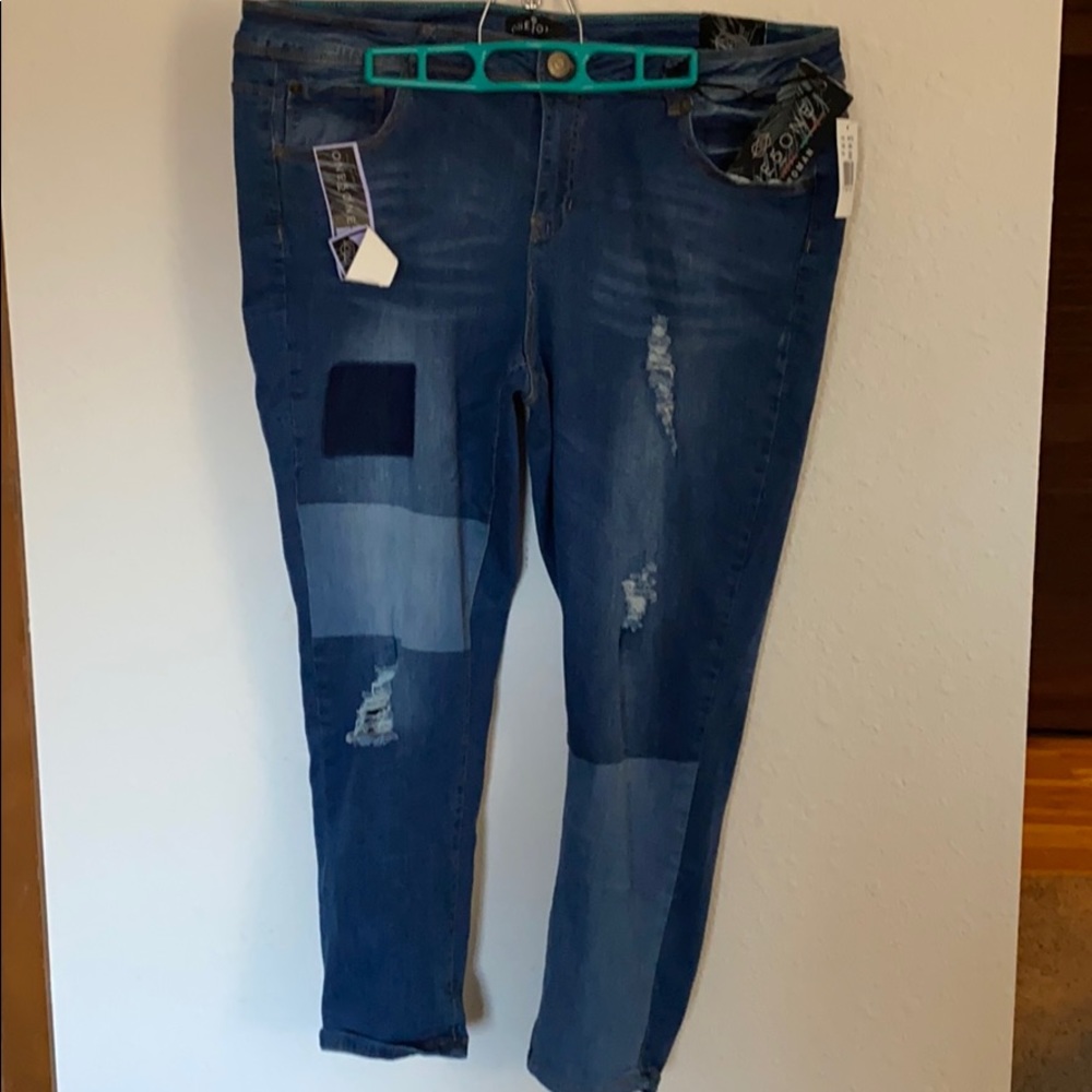 NWT Distressed Jeans